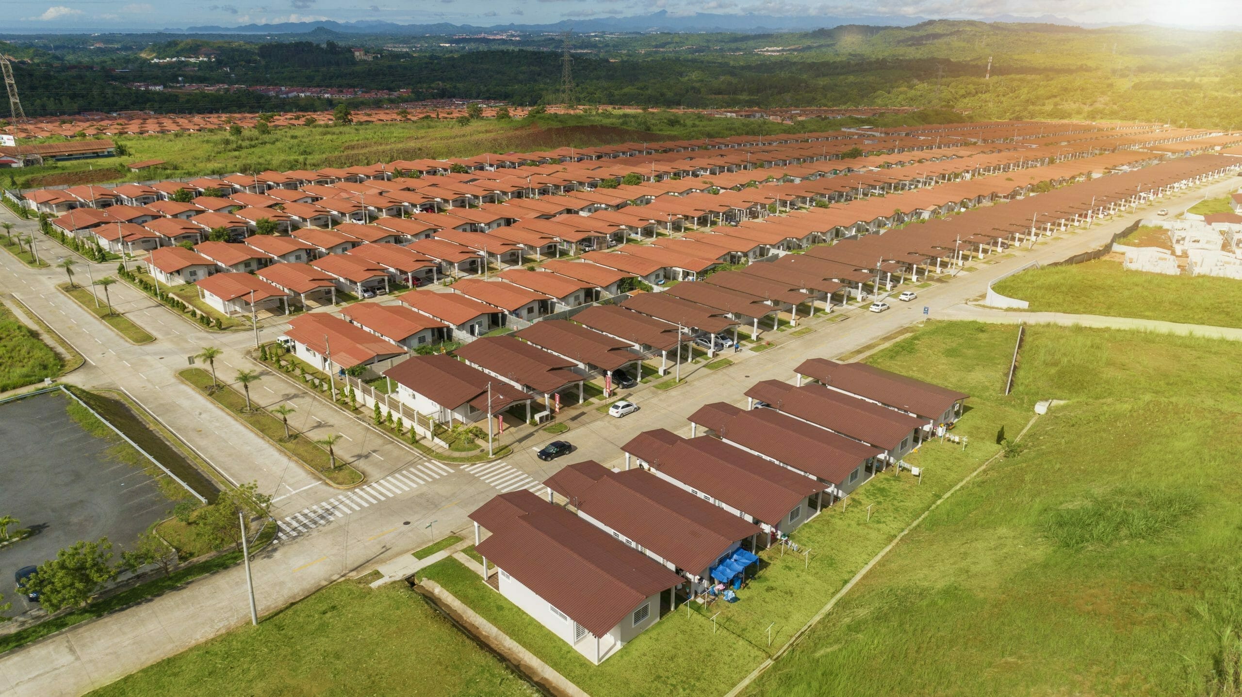 Vista aérea del desarrollo inmobiliario Brisas del Golf Arraiján de Grupo Residencial en Panamá