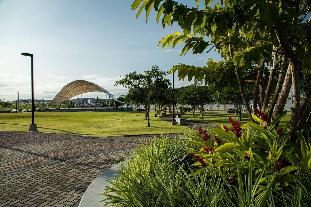 Parque RACH, Paseo del Norte